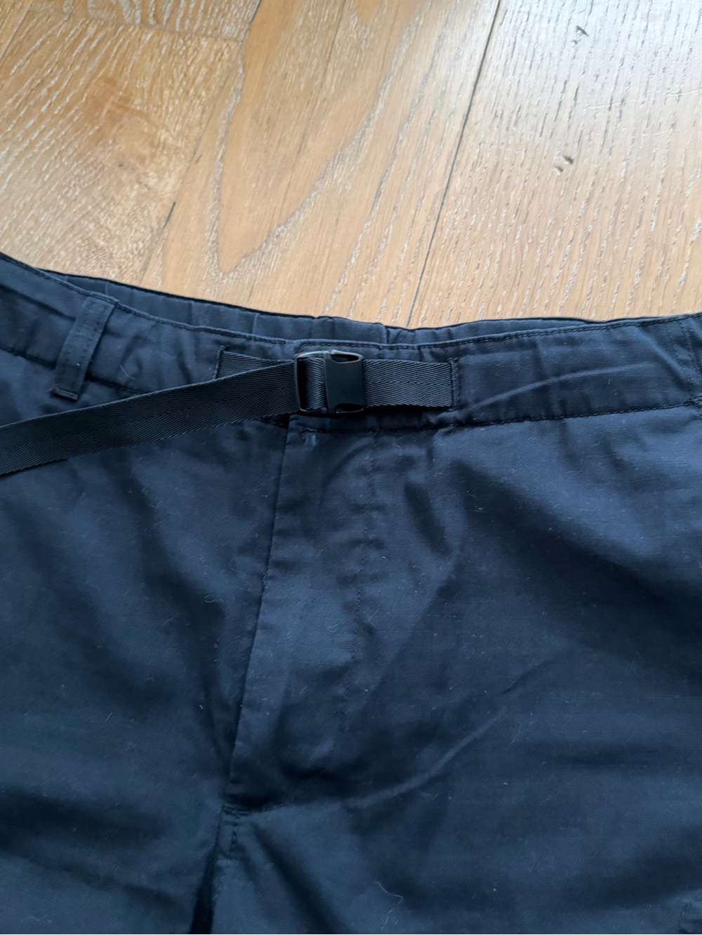 Uniqlo Black Hybrid Utility Shorts with Integrated Belt